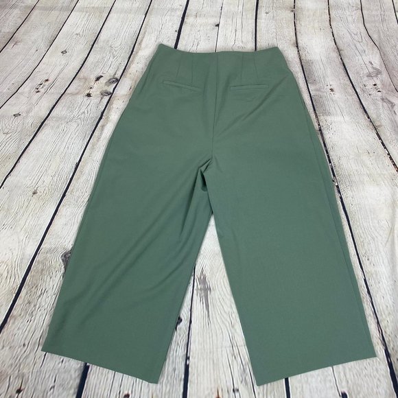 Maison Jules NWT Green Pleated Cropped Capri Pants 6 - Picture 5 of 6